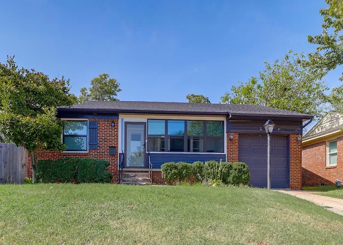 Walk To Expo Square: 4 Mi To Dtwn Holiday home Tulsa